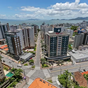 studio-novo-em-condominio-com-foodhall-toptower03-63a59d2f9d91615598f2d49b